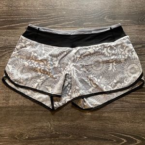 Lululemon Groovy Short